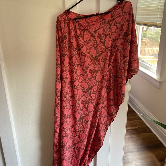 Single sleeve-Off the Shoulder Pink & Brown Belle Gray Dress by Lisa Rinna - Picture 3 of 5